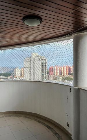 Apartamento à venda com 135m², 3 quartos e 2 vagasVaranda