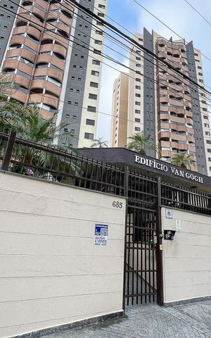 Apartamento à venda com 135m², 3 quartos e 2 vagasFachada + plaquinha