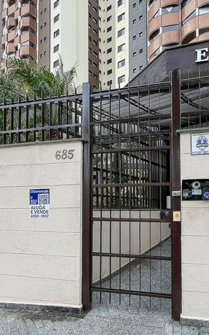 Apartamento à venda com 135m², 3 quartos e 2 vagasFachada + plaquinha