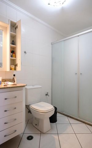 Apartamento à venda com 135m², 3 quartos e 2 vagasBanheiro da suíte 1