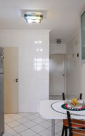 Apartamento à venda com 135m², 3 quartos e 2 vagasCozinha