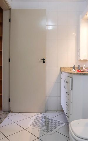 Apartamento à venda com 135m², 3 quartos e 2 vagasBanheiro da suíte 1