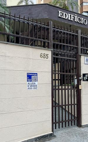 Apartamento à venda com 135m², 3 quartos e 2 vagasFachada + plaquinha