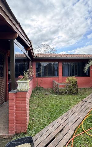 Casa à venda com 150m², 2 quartos e 3 vagas Casa à venda com 150m², 2 quartos e 3 vagasÁrea Externa