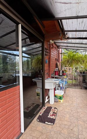 Casa à venda com 150m², 2 quartos e 3 vagas Casa à venda com 150m², 2 quartos e 3 vagasÁrea Externa