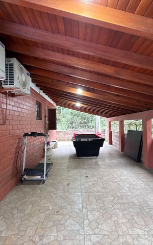 Casa à venda com 150m², 2 quartos e 3 vagas Casa à venda com 150m², 2 quartos e 3 vagasÁrea Externa
