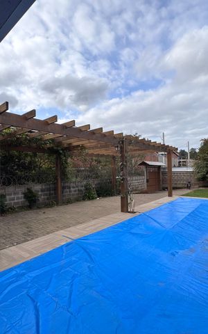 Casa à venda com 150m², 2 quartos e 3 vagas Casa à venda com 150m², 2 quartos e 3 vagasÁrea Externa