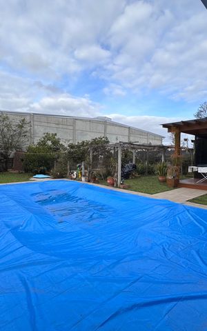 Casa à venda com 150m², 2 quartos e 3 vagas Casa à venda com 150m², 2 quartos e 3 vagasÁrea Externa