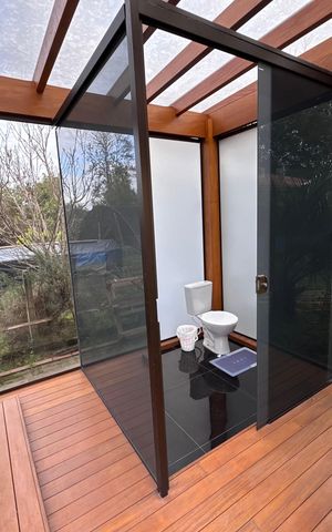 Casa à venda com 150m², 2 quartos e 3 vagas Casa à venda com 150m², 2 quartos e 3 vagasÁrea Externa