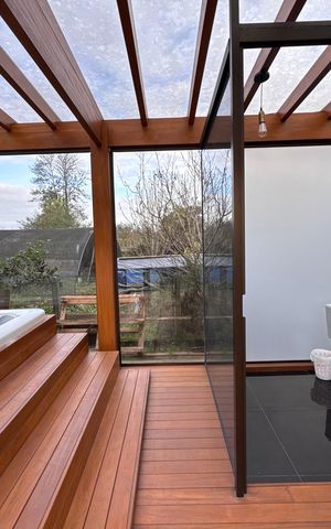 Casa à venda com 150m², 2 quartos e 3 vagas Casa à venda com 150m², 2 quartos e 3 vagasÁrea Externa