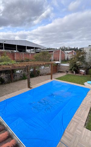 Casa à venda com 150m², 2 quartos e 3 vagas Casa à venda com 150m², 2 quartos e 3 vagasÁrea Externa
