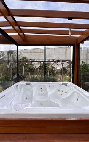 Casa à venda com 150m², 2 quartos e 3 vagas Casa à venda com 150m², 2 quartos e 3 vagasÁrea Externa