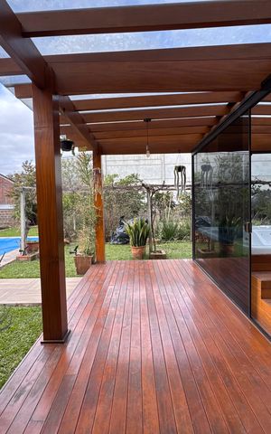 Casa à venda com 150m², 2 quartos e 3 vagas Casa à venda com 150m², 2 quartos e 3 vagasÁrea Externa