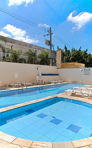 Apartamento à venda com 56m², 2 quartos e 1 vaga Apartamento à venda com 56m², 2 quartos e 1 vagaÁrea comum - Piscina