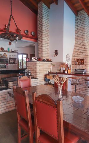 Casa de condomínio à venda com 300m², 4 quartos e 6 vagas Casa de condomínio à venda com 300m², 4 quartos e 6 vagasCozinha