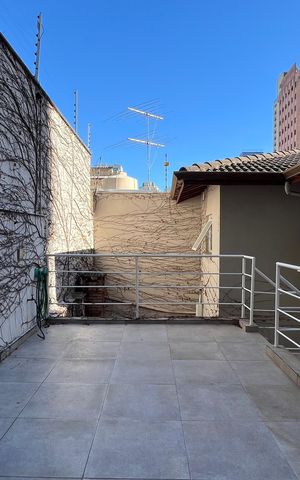 Casa à venda com 160m², 3 quartos e 3 vagas Casa à venda com 160m², 3 quartos e 3 vagasTerraço