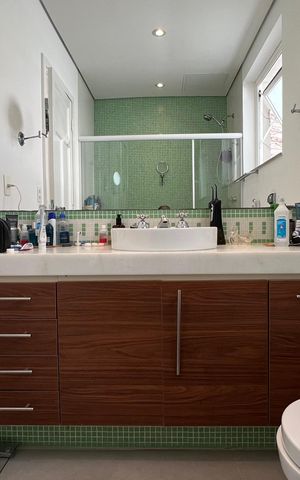 Casa à venda com 160m², 3 quartos e 3 vagas Casa à venda com 160m², 3 quartos e 3 vagasBanheiro da Suíte 1