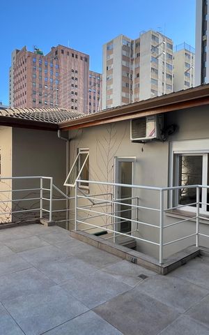 Casa à venda com 160m², 3 quartos e 3 vagas Casa à venda com 160m², 3 quartos e 3 vagasTerraço