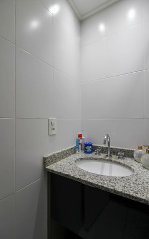 Apartamento à venda com 68m², 2 quartos e 1 vaga Apartamento à venda com 68m², 2 quartos e 1 vagaBanheiro