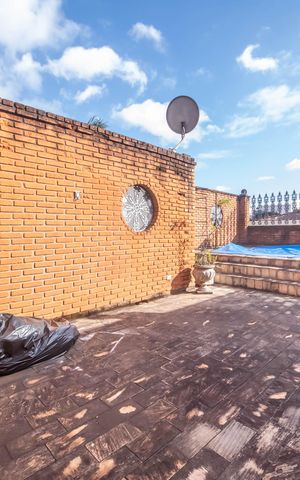 Casa para alugar com 140m², 3 quartos e 1 vagaÁrea Comum - Piscina
