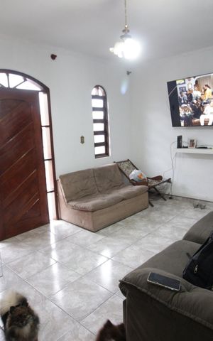 Casa à venda com 121m², 4 quartos e 5 vagasSala