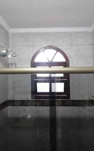 Casa à venda com 121m², 4 quartos e 5 vagasBanheiro
