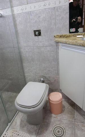 Casa à venda com 121m², 4 quartos e 5 vagasBanheiro da Suíte 2