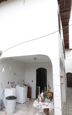 Casa à venda com 121m², 4 quartos e 5 vagasÁrea de Serviço