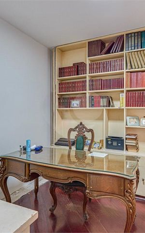 Casa de condomínio à venda com 300m², 4 quartos e 4 vagas