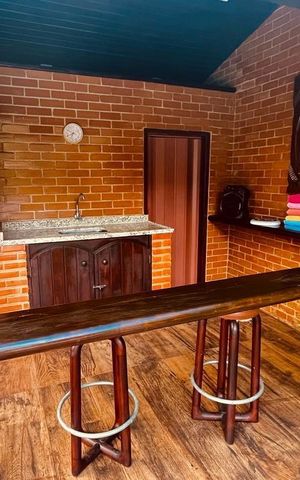 Casa de condomínio à venda com 385m², 5 quartos e 4 vagas Casa de condomínio à venda com 385m², 5 quartos e 4 vagasÁrea Externa