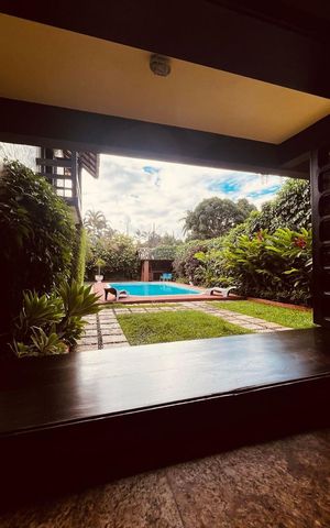 Casa de condomínio à venda com 385m², 5 quartos e 4 vagas Casa de condomínio à venda com 385m², 5 quartos e 4 vagasÁrea Externa