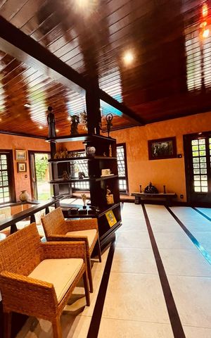Casa de condomínio à venda com 385m², 5 quartos e 4 vagas Casa de condomínio à venda com 385m², 5 quartos e 4 vagasSala