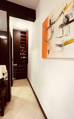 Casa de condomínio à venda com 385m², 5 quartos e 4 vagas Casa de condomínio à venda com 385m², 5 quartos e 4 vagasQuarto 3