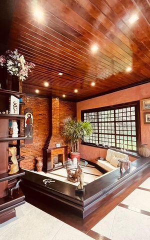 Casa de condomínio à venda com 385m², 5 quartos e 4 vagas Casa de condomínio à venda com 385m², 5 quartos e 4 vagasSala