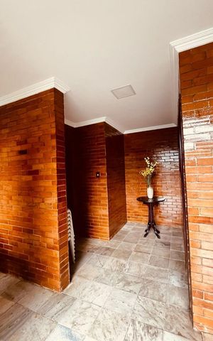 Casa de condomínio à venda com 385m², 5 quartos e 4 vagas Casa de condomínio à venda com 385m², 5 quartos e 4 vagasÁrea Externa