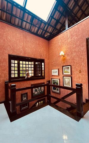 Casa de condomínio à venda com 385m², 5 quartos e 4 vagas Casa de condomínio à venda com 385m², 5 quartos e 4 vagasAcesso