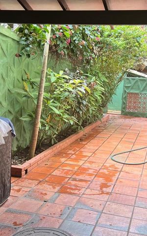Casa de condomínio à venda com 385m², 5 quartos e 4 vagas