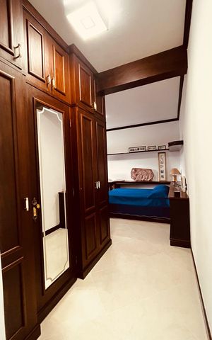Casa de condomínio à venda com 385m², 5 quartos e 4 vagas Casa de condomínio à venda com 385m², 5 quartos e 4 vagasQuarto 2