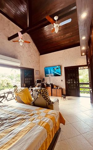 Casa de condomínio à venda com 385m², 5 quartos e 4 vagas Casa de condomínio à venda com 385m², 5 quartos e 4 vagasQuarto 1