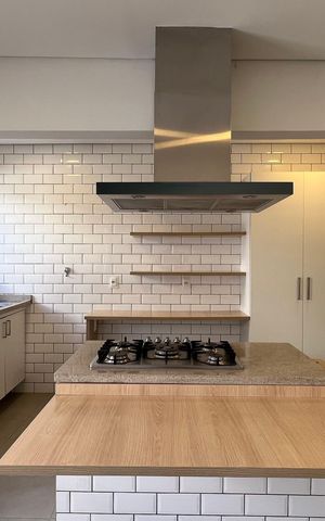 Casa para alugar com 150m², 4 quartos e 2 vagas Casa para alugar com 150m², 4 quartos e 2 vagasCozinha