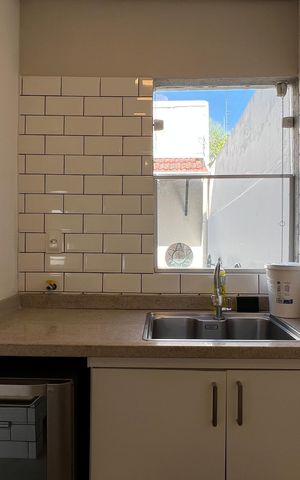 Casa para alugar com 150m², 4 quartos e 2 vagas Casa para alugar com 150m², 4 quartos e 2 vagasCozinha