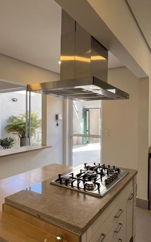 Casa para alugar com 150m², 4 quartos e 2 vagas Casa para alugar com 150m², 4 quartos e 2 vagasCozinha