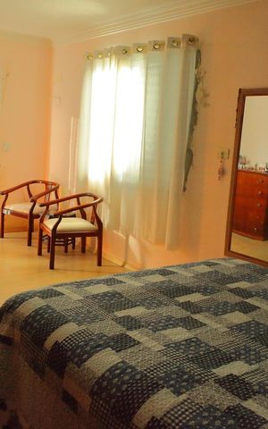 Casa à venda com 179m², 4 quartos e 2 vagasQuarto