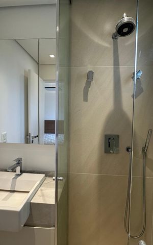 Apartamento à venda com 215m², 3 quartos e 3 vagas Apartamento à venda com 215m², 3 quartos e 3 vagasBanheiro da Suíte 1