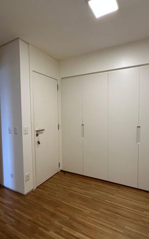 Apartamento à venda com 215m², 3 quartos e 3 vagas Apartamento à venda com 215m², 3 quartos e 3 vagasCloset da suíte 3