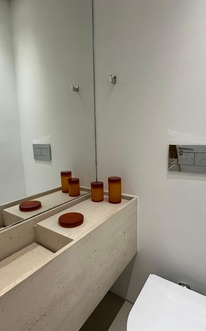 Apartamento à venda com 215m², 3 quartos e 3 vagas Apartamento à venda com 215m², 3 quartos e 3 vagasLavabo