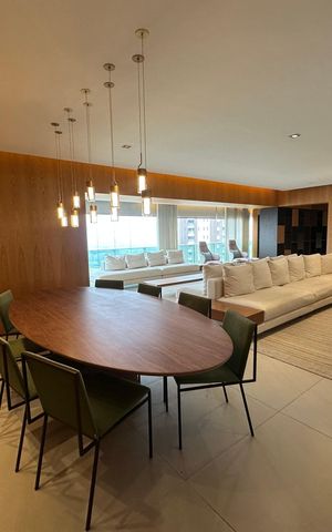Apartamento à venda com 215m², 3 quartos e 3 vagas Apartamento à venda com 215m², 3 quartos e 3 vagasSala de Jantar