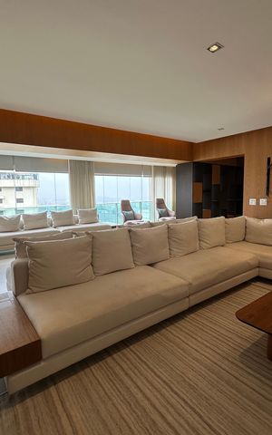 Apartamento à venda com 215m², 3 quartos e 3 vagas Apartamento à venda com 215m², 3 quartos e 3 vagasSala
