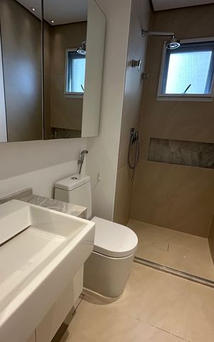 Apartamento à venda com 215m², 3 quartos e 3 vagas Apartamento à venda com 215m², 3 quartos e 3 vagasBanheiro da Suíte 2