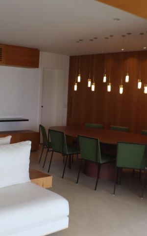Apartamento à venda com 215m², 3 quartos e 3 vagas Apartamento à venda com 215m², 3 quartos e 3 vagasSala